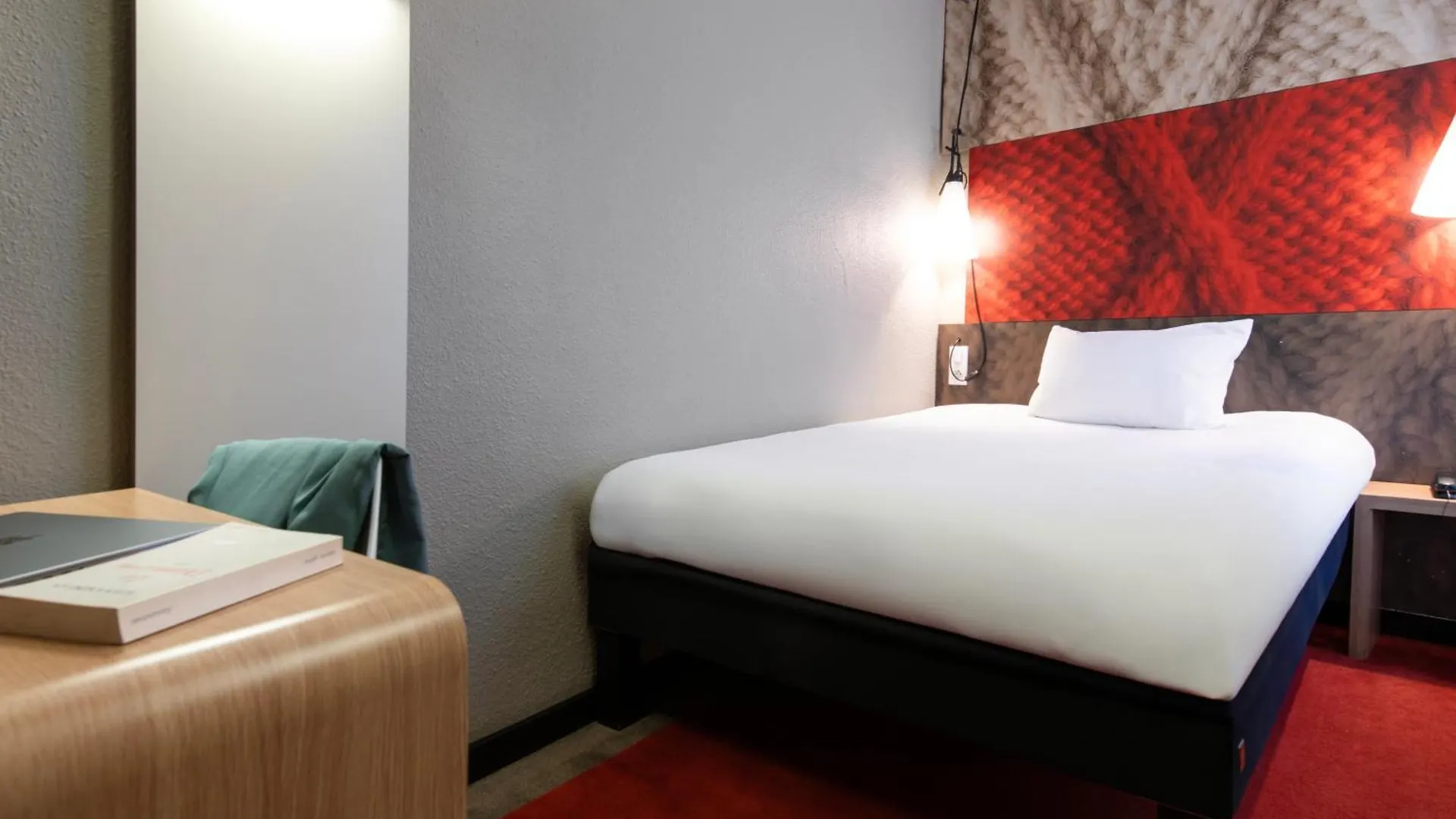 Ibis Grands Boulevards Opera 9e Paryż